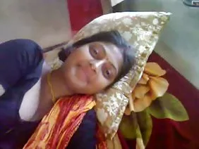 हिम मेडेन उसके मुंह में है और उसकी बिल्ली अश्लील में fucks