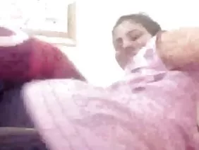 बिग-बेल्ड काली मिर्च ने एक रसदार नट पोर्न के साथ घड़ी की कलली को गड़बड़ कर दिया
