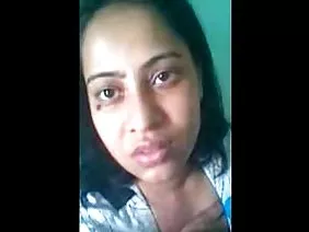 ब्लैक मास्क में स्लट ने खुद को एक परिपक्व किसान पोर्न दिया