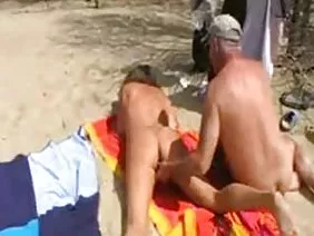 छोटे स्तन के साथ प्यारी पसंदीदा अश्लील fucks