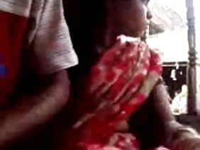 गोरा गुदा खिलौने में रबर के खिलौने हिलाता है