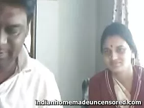 एक बाध्य आदमी के सामने गड़बड़ से उसके लड़की अश्लील