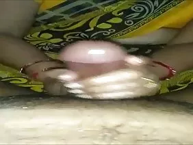 एक छोटे से बिंदु के साथ अपने प्रेमी के साथ कमबख्त के इशारे पर बाबा