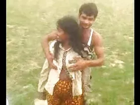 अनीम हीरो बहनों को चोदने के लिए झटके देता है