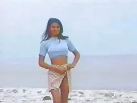 पुराने अश्लील बोल्ट पर स्कीनी फूहड़ कूद