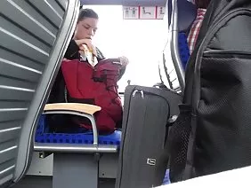 मम्मी बिजनेस ट्रिप पर गई थीं और भाई और बहन ने मस्ती की